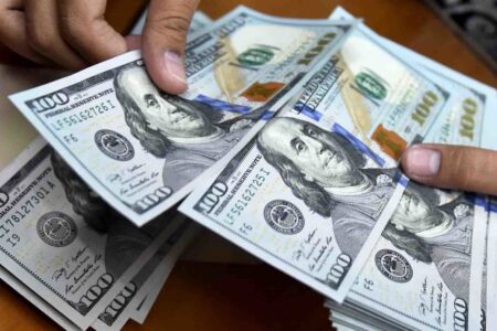 قیمت دلار زیر ذره‌بین بازارساز رفت