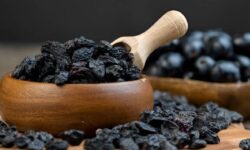 چرا باید هر روز ۲۱ عدد مویز بخوریم؟
